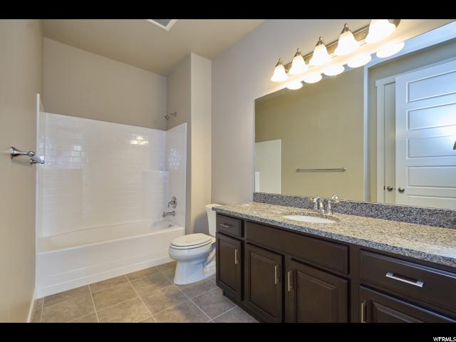 226 E Larsen Ln, Harrisville, UT 84404 — photo 3