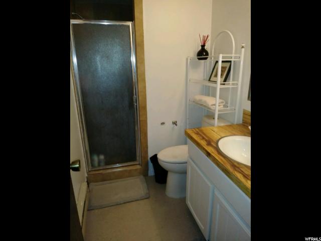 825 S 1650 E #B, Clearfield, UT 84015 — photo 11