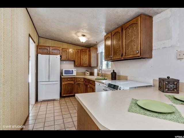 489 Barlow, Clearfield, UT 84015 — photo 4