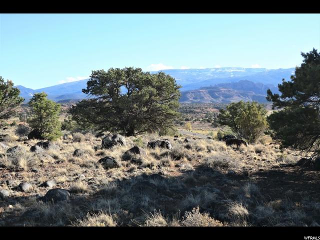 700 E Torrey Breaks Rd N #7, Torrey, UT 84775 — photo 2