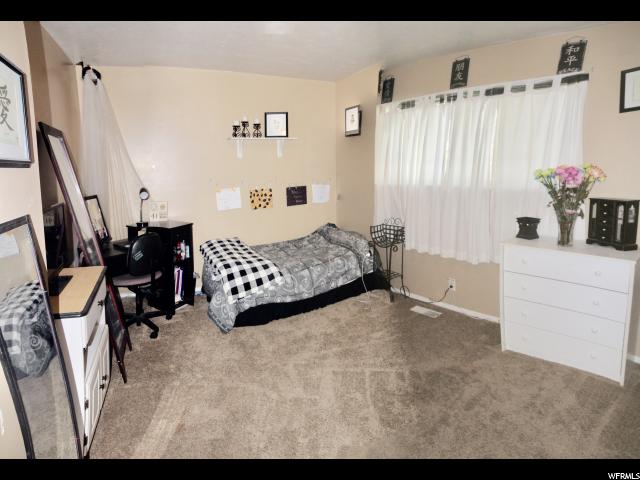 921 W 2600 N, Clinton, UT 84015 — photo 11