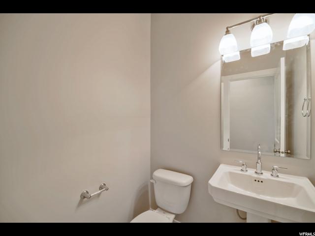 787 E 850 S, Centerville, UT 84014 — photo 12