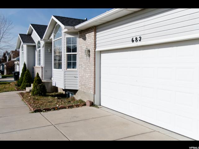 682 W 1860 N, Clinton, UT 84015 — photo 3