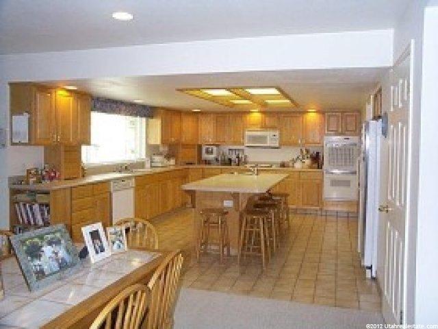 115 Viewcrest Cir, Bountiful, UT 84010 — photo 2