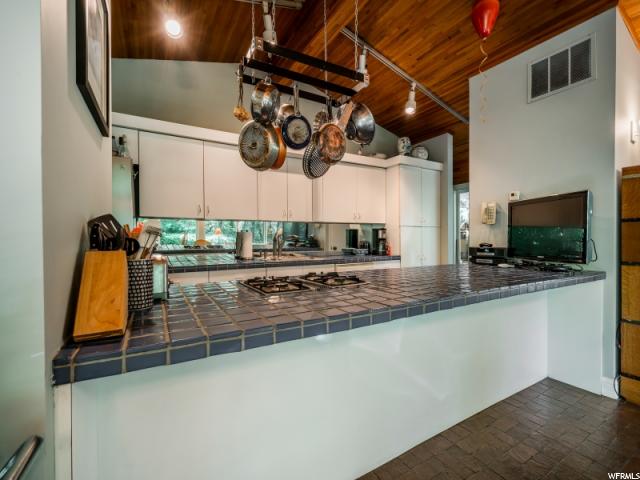 2066 E Walker Ln, Holladay, UT 84117 — photo 9
