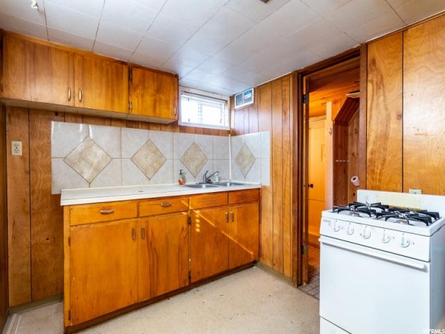 81 N Lakeview Dr. E, Clearfield, UT 84015 — photo 8