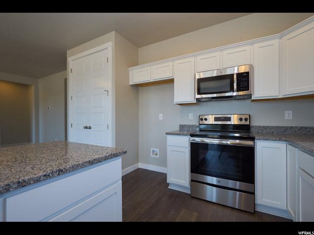 243 E Wahlen Cir, Harrisville, UT 84404 — photo 10