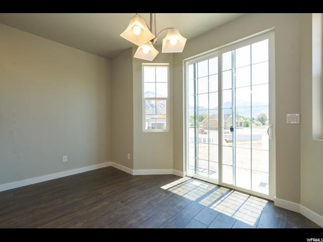 243 E Wahlen Cir, Harrisville, UT 84404 — photo 6