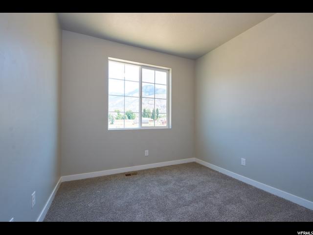 243 E Wahlen Cir, Harrisville, UT 84404 — photo 2