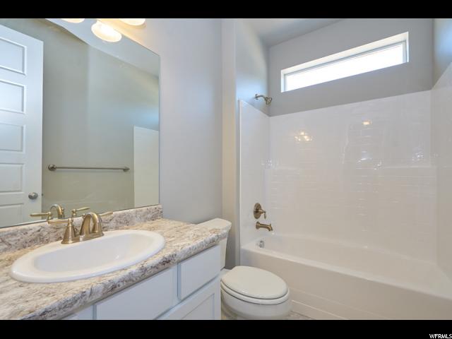 243 E Wahlen Cir, Harrisville, UT 84404 — photo 3