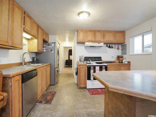 261 W 1425 N, Sunset, UT 84015 — photo 10