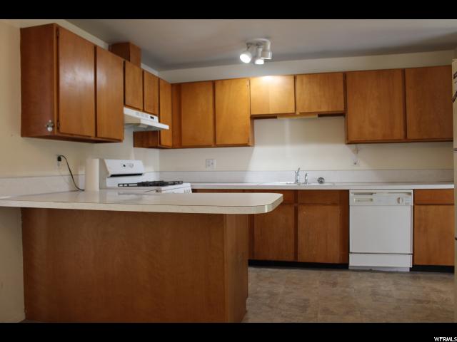 877 E Baker Dr, Midvale, UT 84047 — photo 3