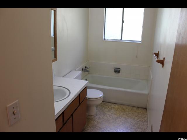 877 E Baker Dr, Midvale, UT 84047 — photo 10