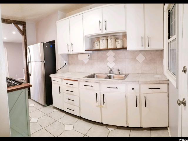 135 N Lakeview Dr E, Clearfield, UT 84015 — photo 4