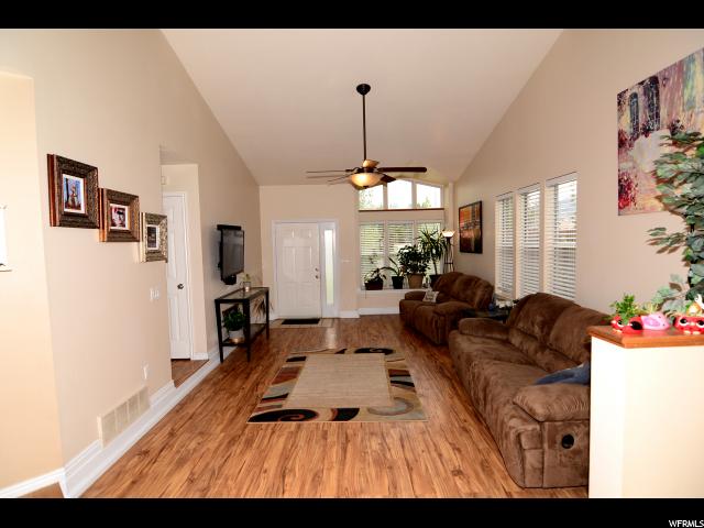 303 N Ridgecrest Dr E, Hyrum, UT 84319 — photo 2