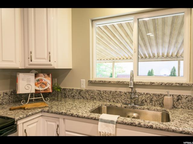 1388 E Ridgemark Dr, Sandy, UT 84092 — photo 7