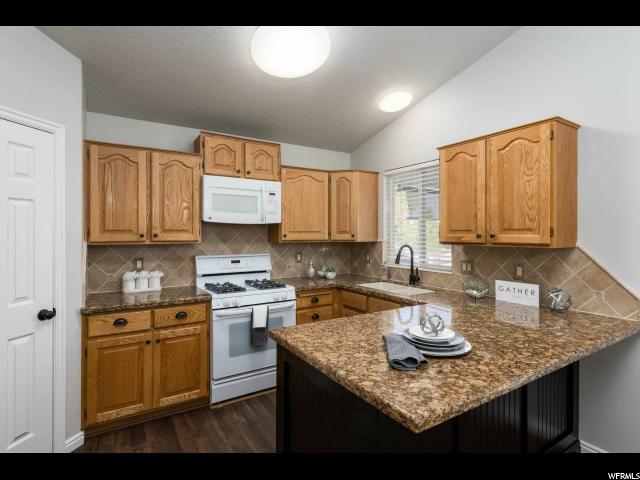 544 W 1025 N, Clinton, UT 84015 — photo 4