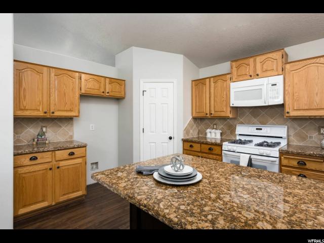 544 W 1025 N, Clinton, UT 84015 — photo 5