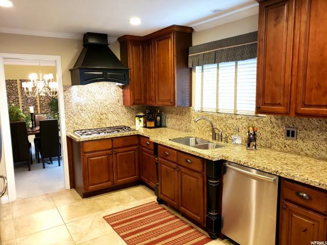 990 E Oakwood Dr, Bountiful, UT 84010 — photo 8