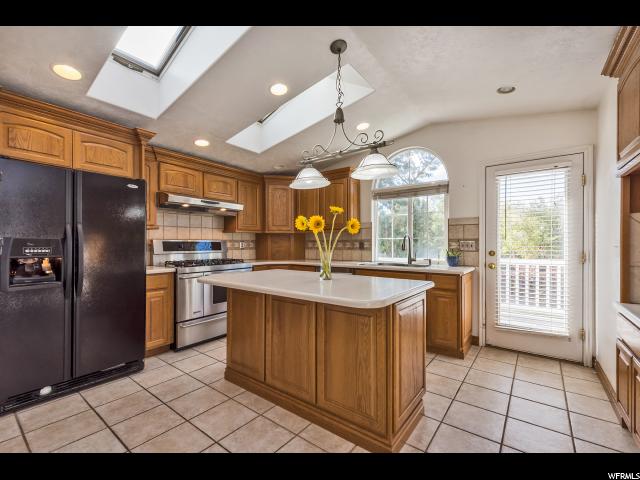 9230 S 1520 E, Sandy, UT 84093 — photo 10