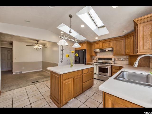 9230 S 1520 E, Sandy, UT 84093 — photo 11