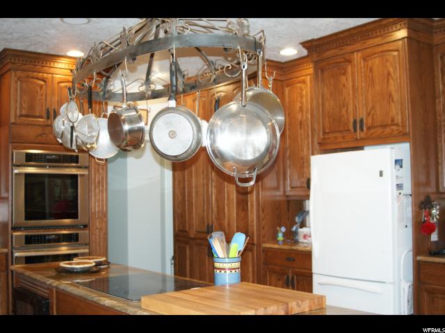 386 E Edgehill Dr S, Providence, UT 84332 — photo 11