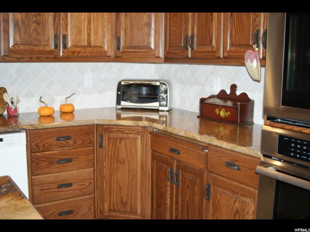 386 E Edgehill Dr S, Providence, UT 84332 — photo 8