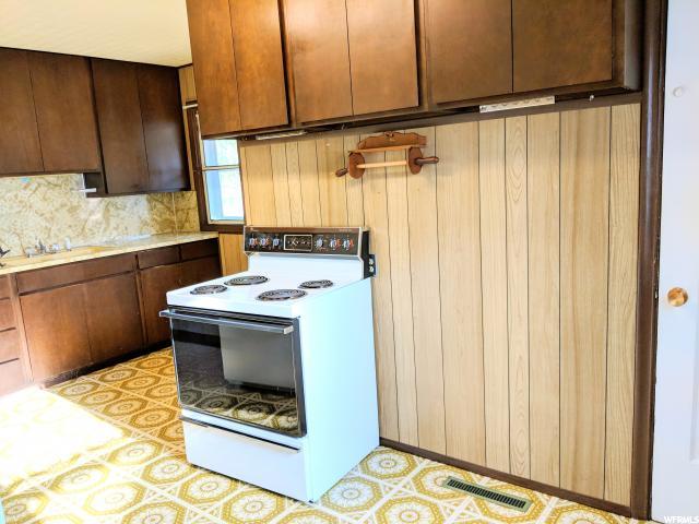 181 N Lakeview Dr E, Clearfield, UT 84015 — photo 6