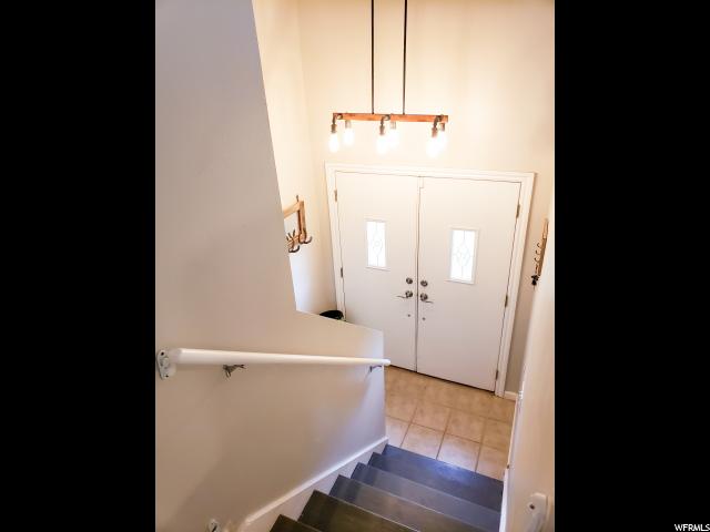 582 E Pali St, Sandy, UT 84070 — photo 2