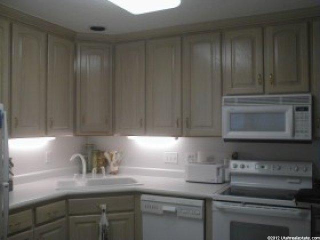 272 W 1700 S, Bountiful, UT 84010 — photo 2