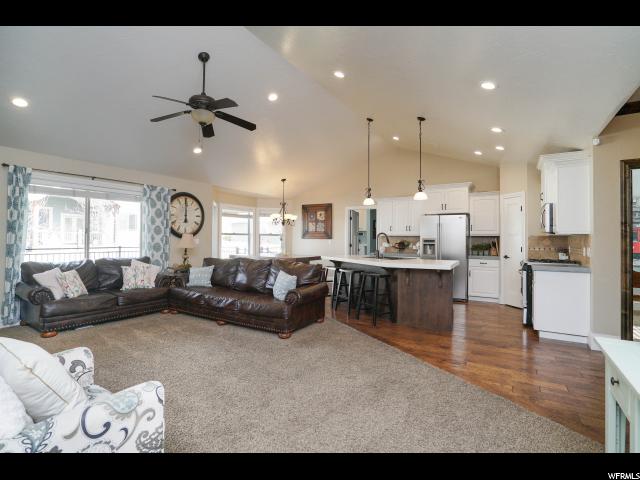 467 S Hawthorne Dr E, River Heights, UT 84321 — photo 3