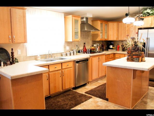 60 N Center St E, Bicknell, UT 84715 — photo 10