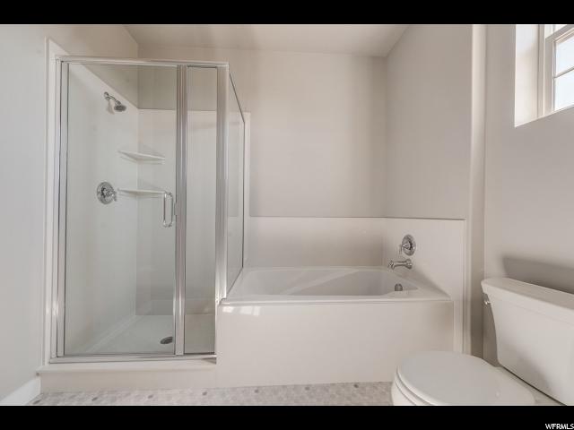 220 E Wahlen Cir, Harrisville, UT 84404 — photo 2