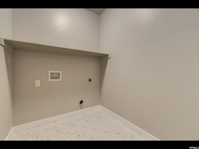 220 E Wahlen Cir, Harrisville, UT 84404 — photo 6