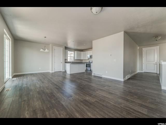 220 E Wahlen Cir, Harrisville, UT 84404 — photo 9