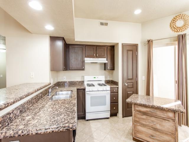 949 Courtyard Ln E #62, Centerville, UT 84014 — photo 8
