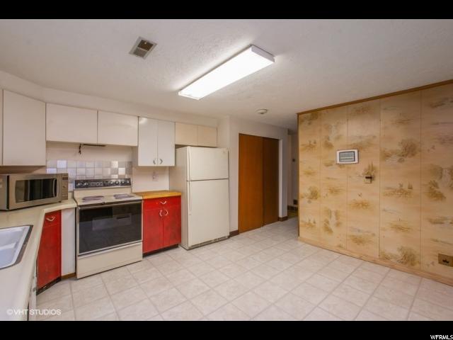 6052 S 2275 W, Roy, UT 84067 — photo 6