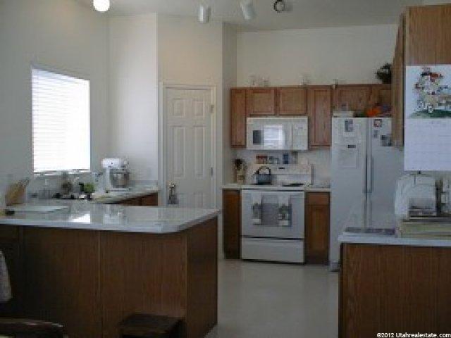 347 E 1100 N, Layton, UT 84041 — photo 3