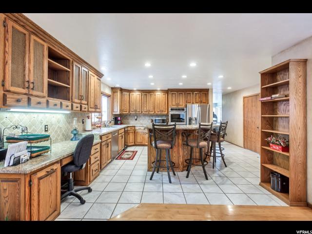 10237 S 2505 E, Sandy, UT 84092 — photo 7