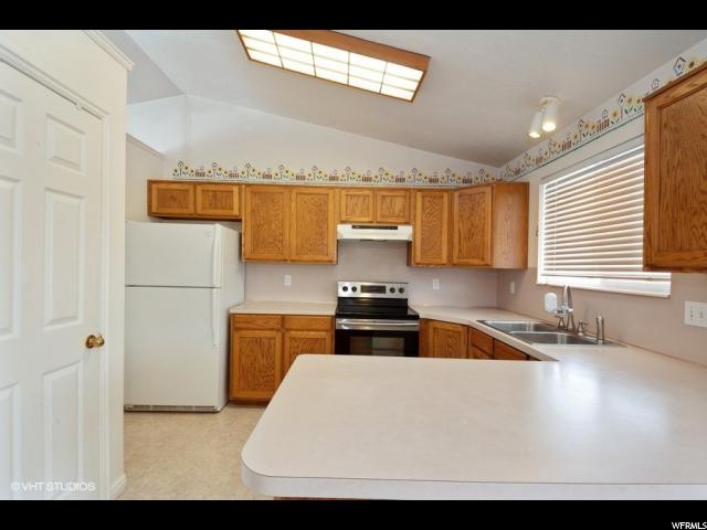 894 W 1090 N, Clinton, UT 84015 — photo 8