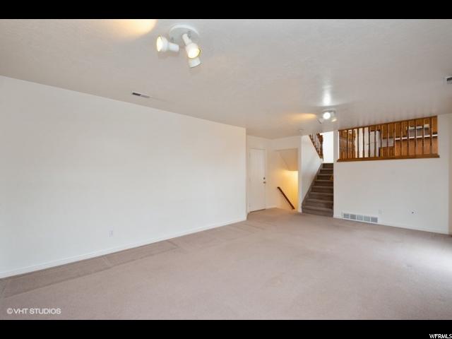 894 W 1090 N, Clinton, UT 84015 — photo 11