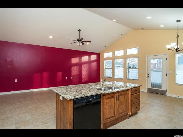 2559 W 1725 N, Clinton, UT 84015 — photo 10