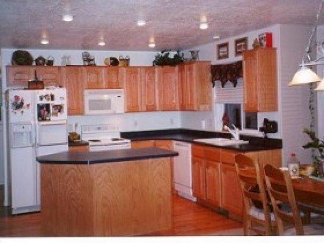 2263 Jennifer Dr, South Ogden, UT 84403 — photo 2