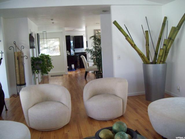 2985 S Devon Dr, Bountiful, UT 84010 — photo 2