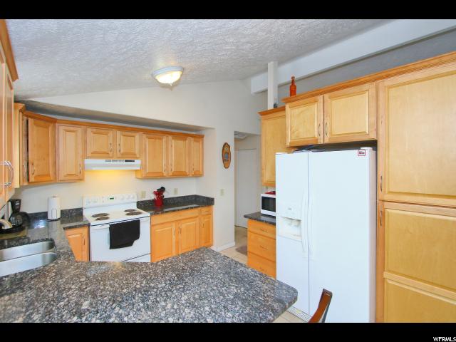 5482 Eastview Dr, Kearns, UT 84118 — photo 4