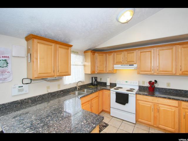 5482 Eastview Dr, Kearns, UT 84118 — photo 3