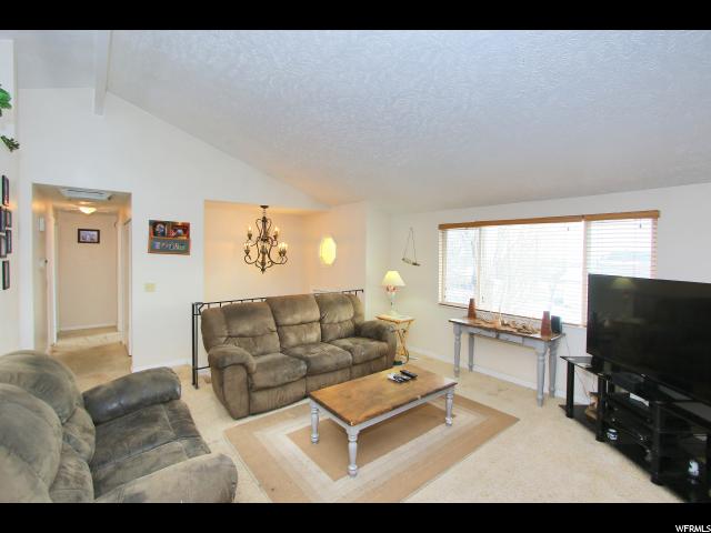 5482 Eastview Dr, Kearns, UT 84118 — photo 10
