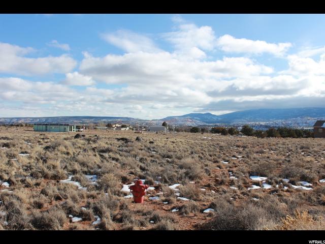 600 E Torrey Breaks Rd N #3, Torrey, UT 84775 — photo 2