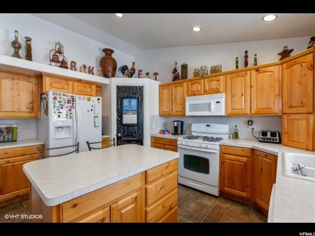 2568 W 2300 N, Clinton, UT 84015 — photo 4
