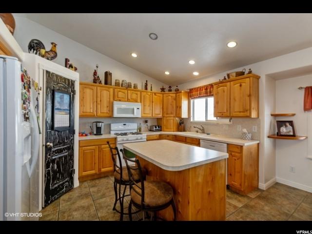 2568 W 2300 N, Clinton, UT 84015 — photo 3